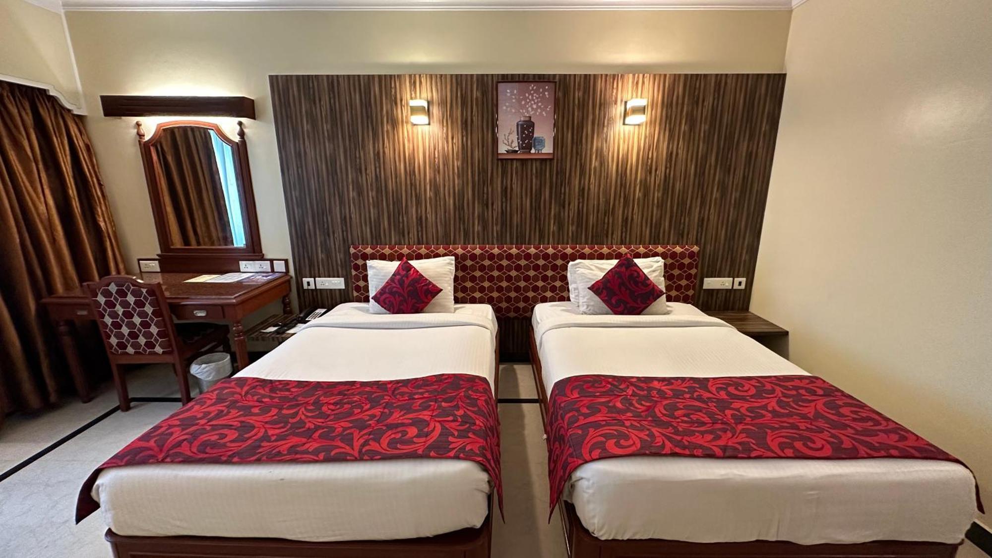 Hotel Annamalai International Pondichéry Extérieur photo