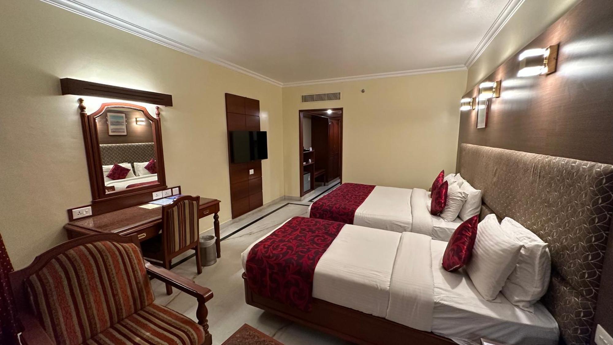 Hotel Annamalai International Pondichéry Extérieur photo