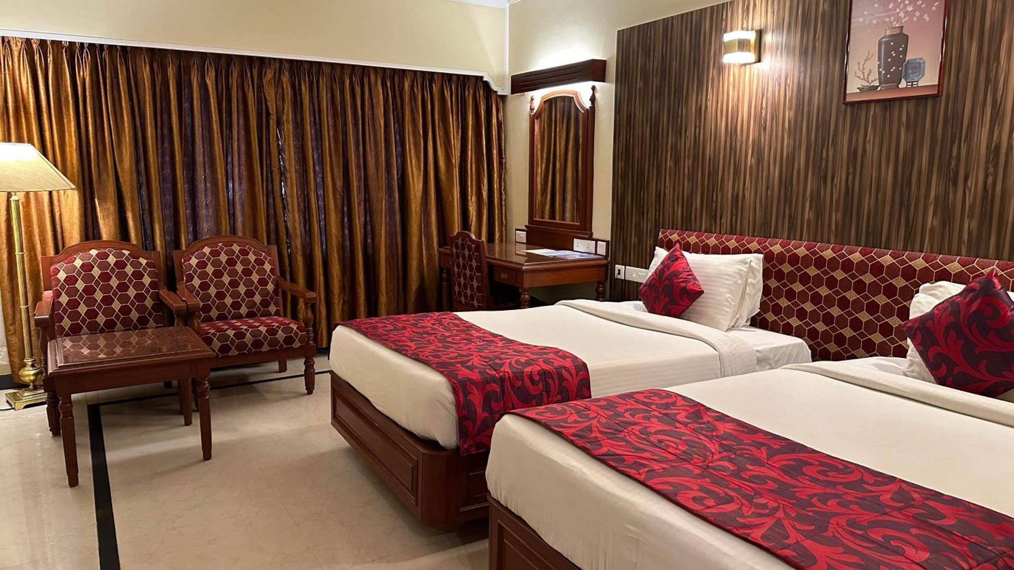 Hotel Annamalai International Pondichéry Extérieur photo