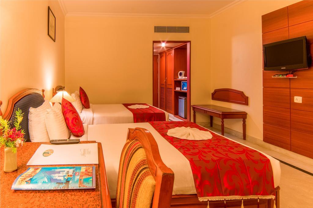 Hotel Annamalai International Pondichéry Extérieur photo