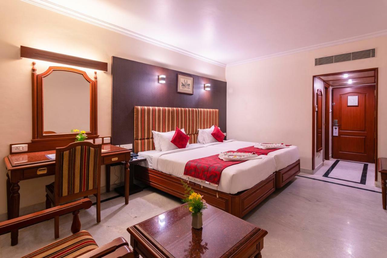 Hotel Annamalai International Pondichéry Extérieur photo